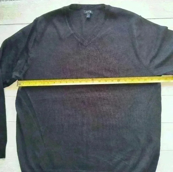 APT. 9 Mens Solid Black Merino Wool Sweater XL V Neck Pullover Sweater NWOT - Picture 5 of 6